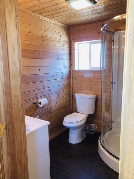 Double Queen Cabin Photo 18